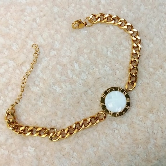 White Shell Bracelet